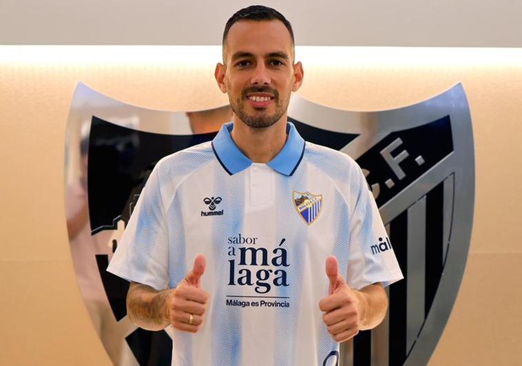 Manu Molina Se Enfunda La Camiseta Del M Laga En Su Primer D A Diario Sur